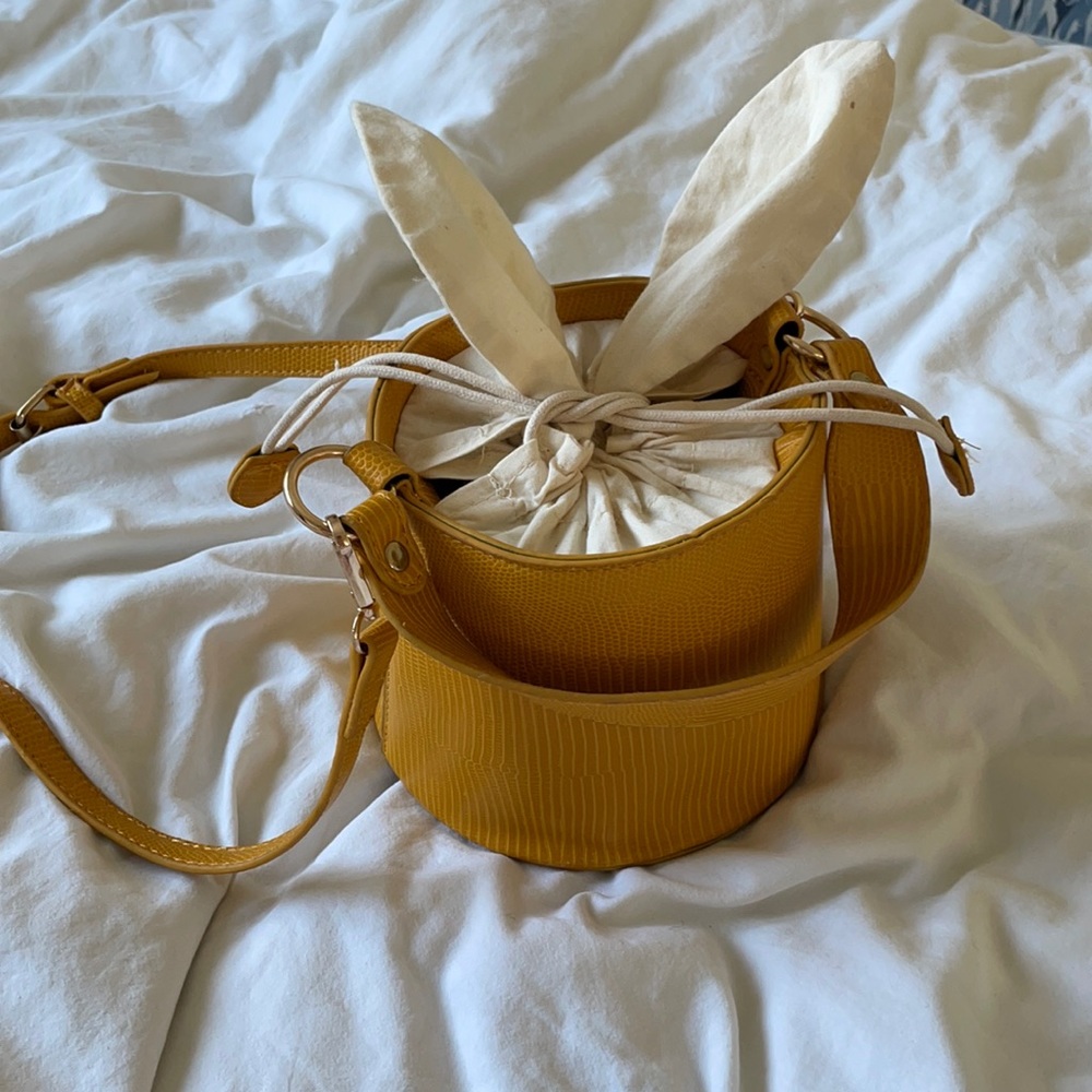 Bucket bag